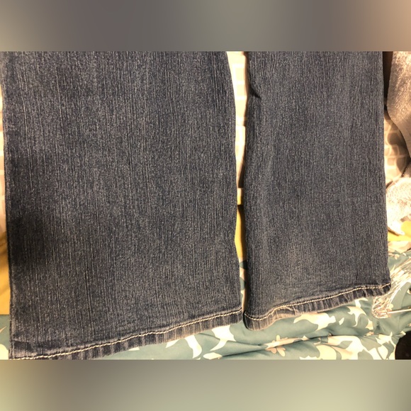 Roz and Ali Jeans - Picture 12 of 14